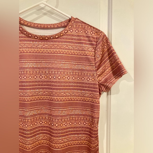 Ocean + Coast Active Top Size S Western Aztec Boho Pink Crewneck Short Sleeve - Picture 2 of 7